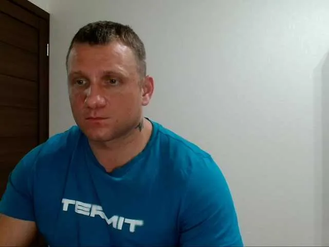 Live sex webcam photo for B-L-O-N-D #292186621