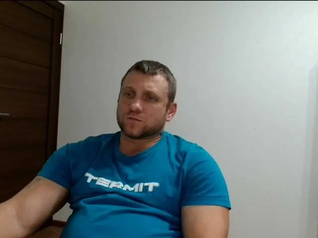 Live sex webcam photo for B-L-O-N-D #292284784