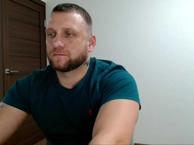 Live sex webcam photo for B-L-O-N-D #292430949