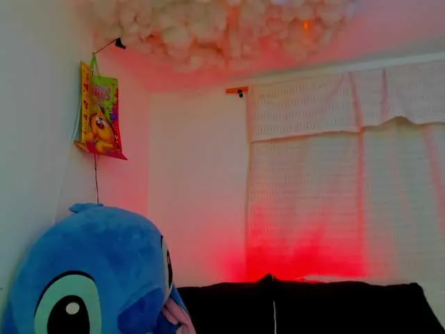 Live sex webcam photo for BARBIIEDOLL #290911778