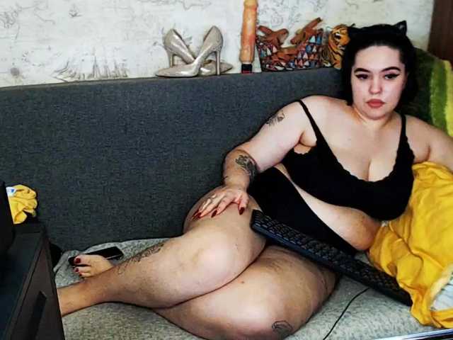 Live sex webcam photo for BBWBitch #272197371