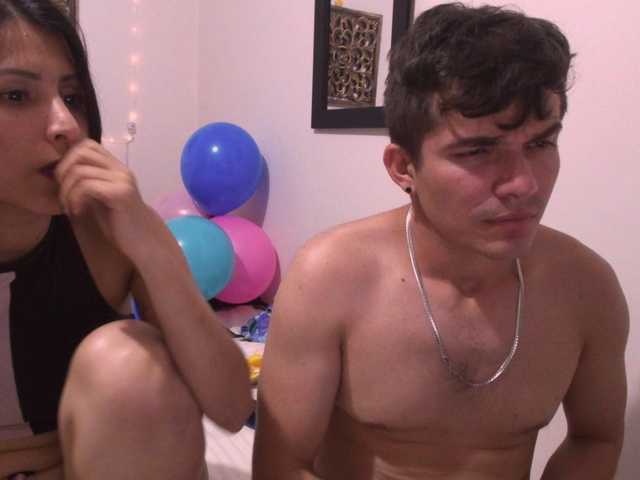 Live sex webcam photo for BIGBOYLOBO #275703184