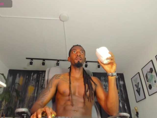 Live sex webcam photo for BIGMALKONG #277073273