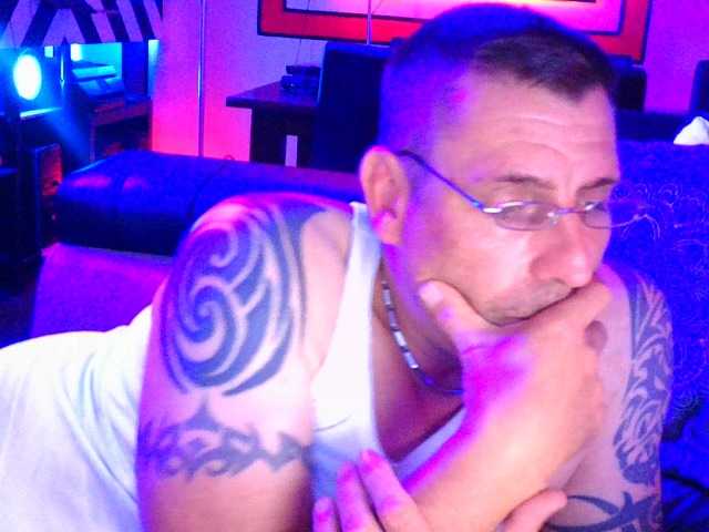 Live sex webcam photo for BIGPLUG #275953643