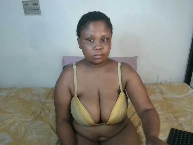 Live sex webcam photo for BIGTITTISXX #290825943