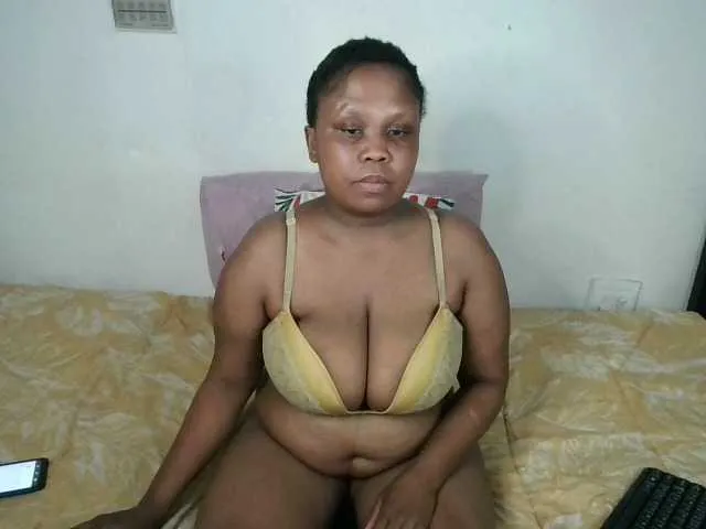 Live sex webcam photo for BIGTITTISXX #290865094