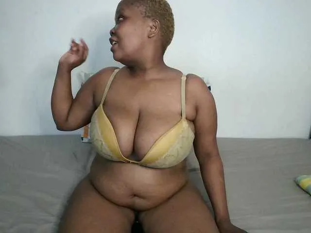 Live sex webcam photo for BIGTITTISXX #291126848