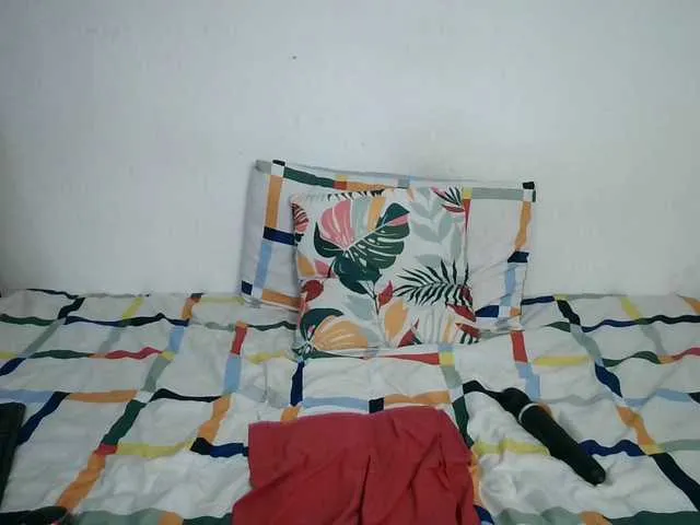 Live sex webcam photo for BIGTITTISXX #291146323