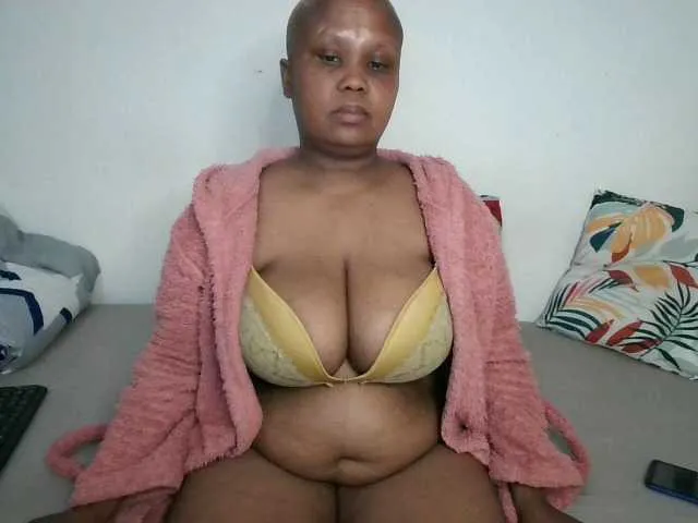 Live sex webcam photo for BIGTITTISXX #291500906