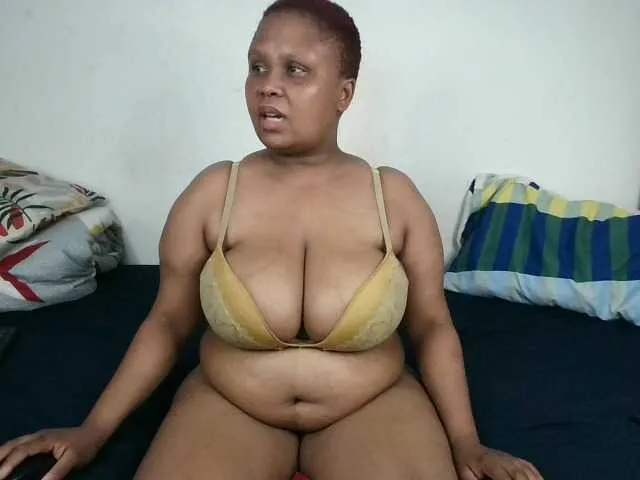 Live sex webcam photo for BIGTITTISXX #292243050