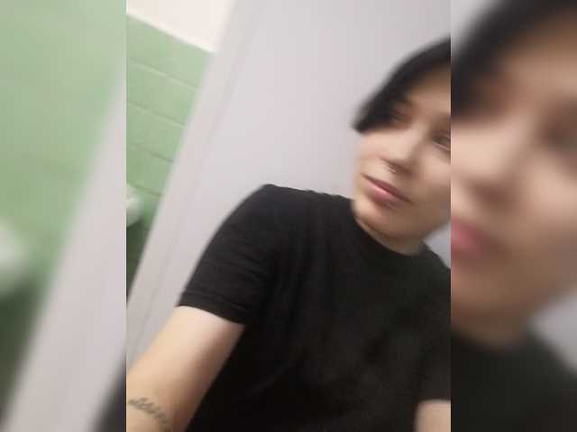 Live sex webcam photo for BIPUSSY1 #272124640