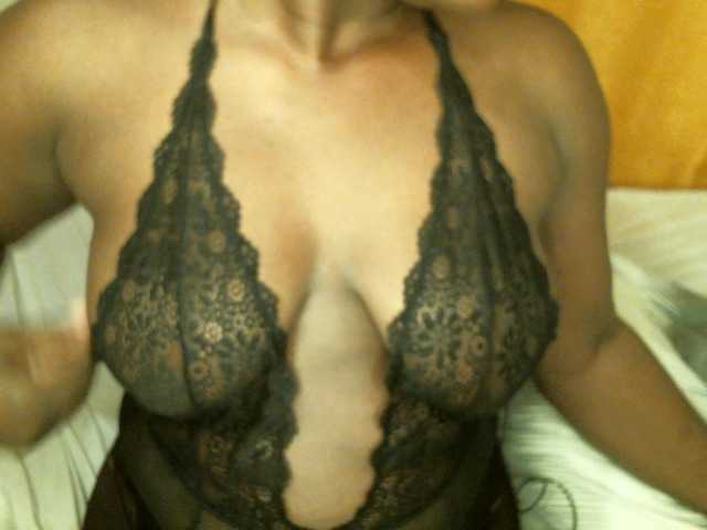 Live sex webcam photo for BLACKQUEEN344 #290528673