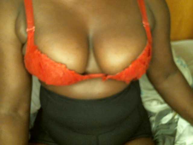 Live sex webcam photo for BLACKQUEEN344 #290696975