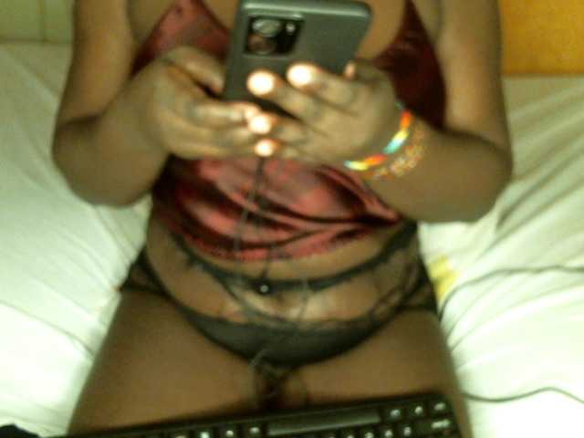 Live sex webcam photo for BLACKQUEEN344 #290793624