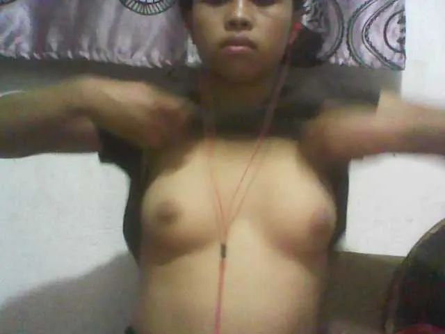 Live sex webcam photo for BLACKWIFE1 #272971725