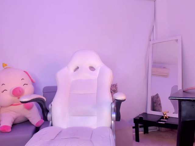 Live sex webcam photo for BLOOM222 #276258116