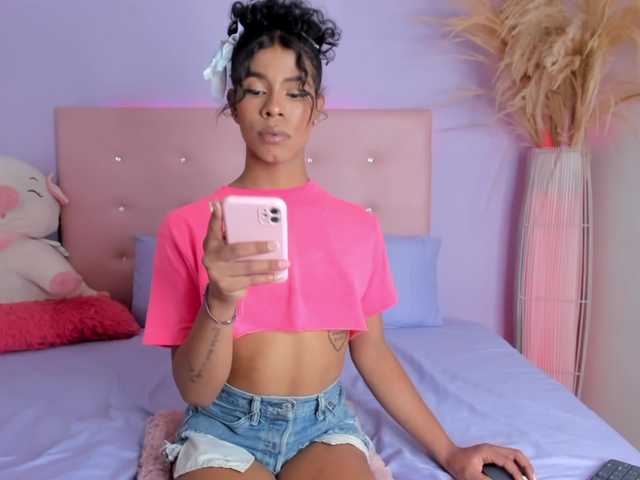 Live sex webcam photo for BLOOM222 #278092785