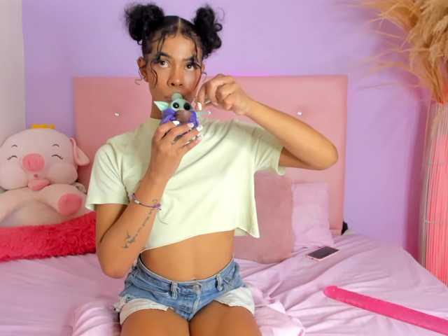 Live sex webcam photo for BLOOM222 #278172301