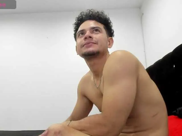 Live sex webcam photo for BRENDA-BIG-COCK #294171973