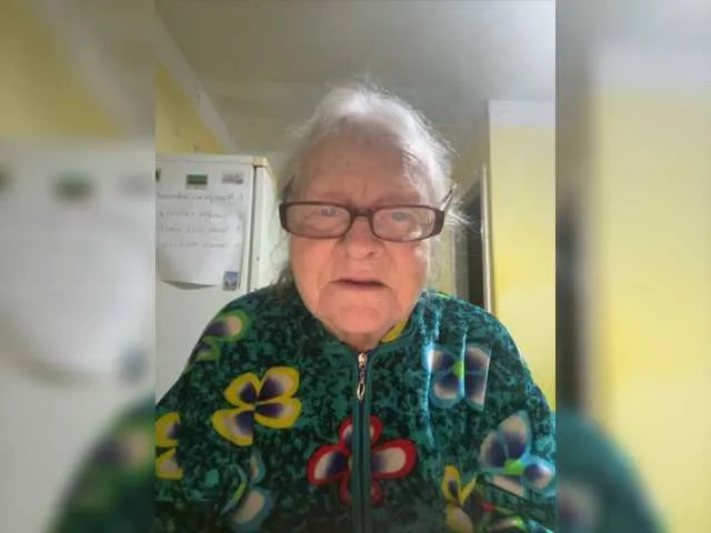 Live sex webcam photo for Babulya #277780819