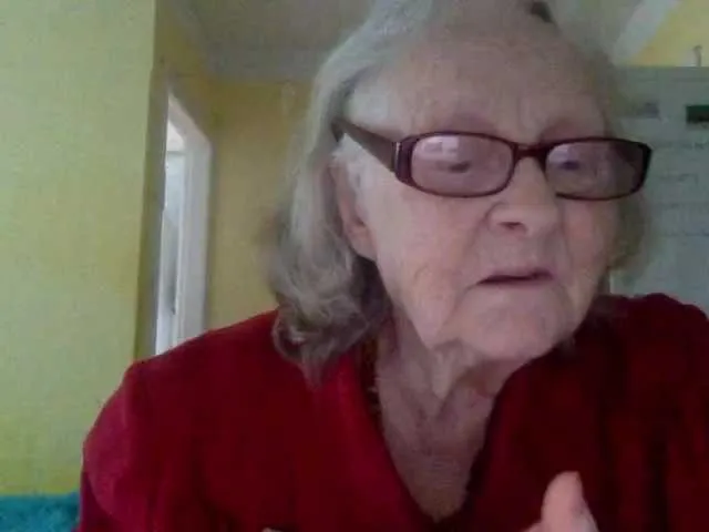 Live sex webcam photo for Babulya #277881417