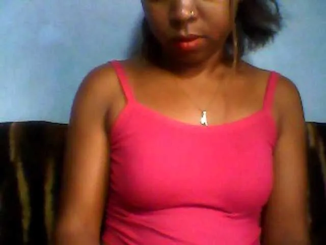 Live sex webcam photo for Baby-giiirl23 #290374299