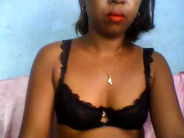 Live sex webcam photo for Baby-giiirl23 #290472513