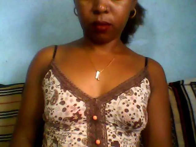 Live sex webcam photo for Baby-giiirl23 #290653971