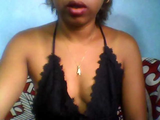 Live sex webcam photo for Baby-giiirl23 #290667088