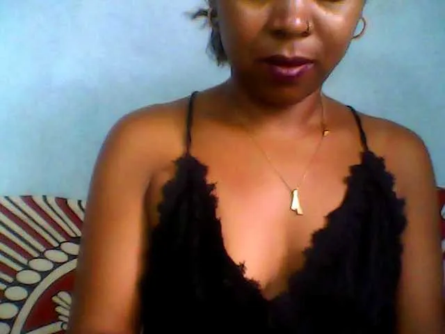 Live sex webcam photo for Baby-giiirl23 #290668427