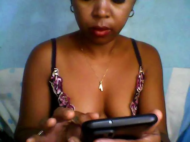 Live sex webcam photo for Baby-giiirl23 #290846437