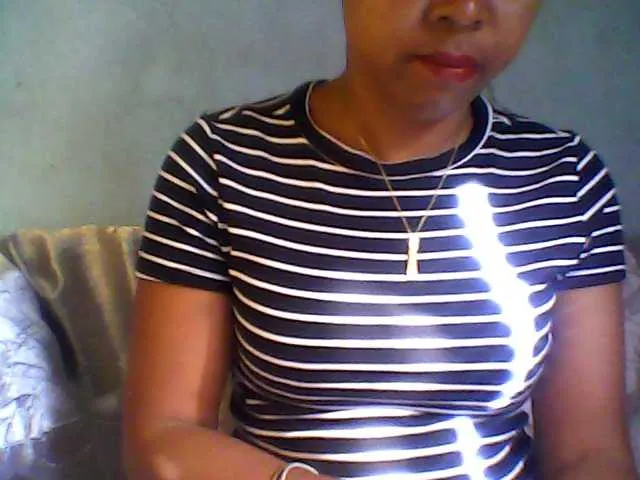 Live sex webcam photo for Baby-giiirl23 #291458710