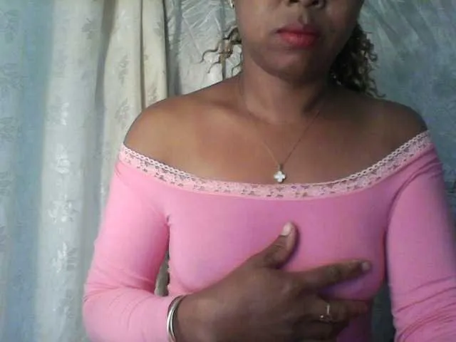 Live sex webcam photo for Baby-giiirl23 #291823711