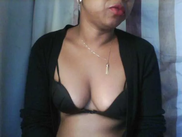 Live sex webcam photo for Baby-giiirl23 #292073811