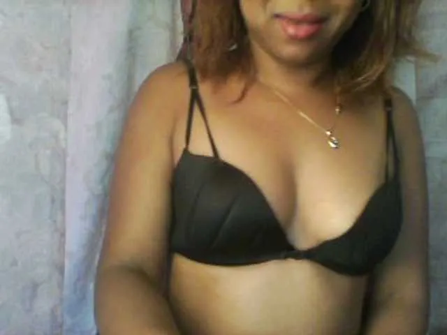 Live sex webcam photo for Baby-giiirl23 #292135174