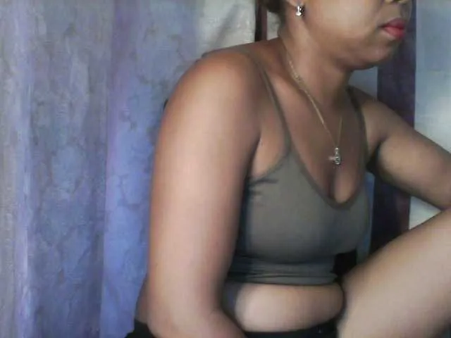 Live sex webcam photo for Baby-giiirl23 #292227446