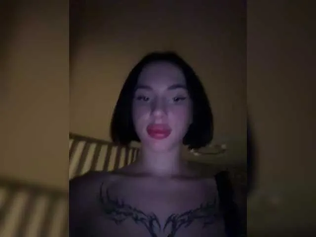 Live sex webcam photo for BabyDarii #292151559