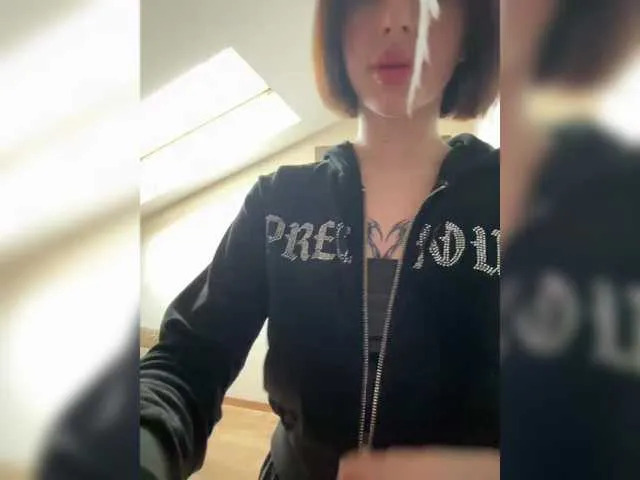 Live sex webcam photo for BabyDarii #292409153