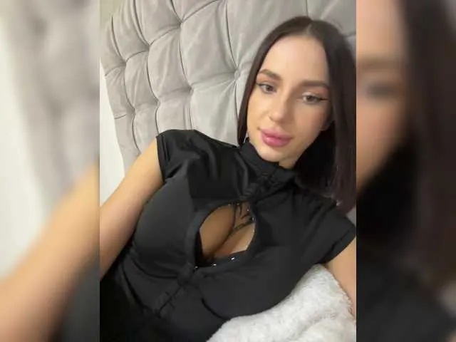 Live sex webcam photo for BabyDarii #294191900