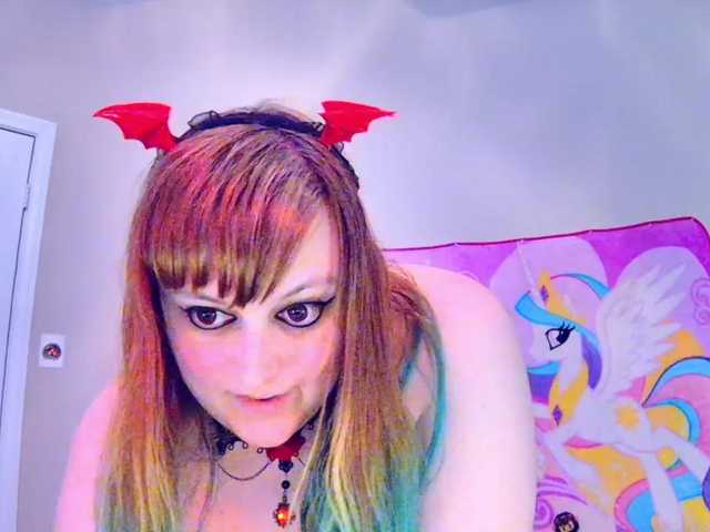 Live sex webcam photo for BabyZelda #287931782