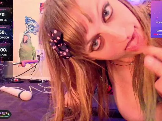 Live sex webcam photo for BabyZelda #290887392