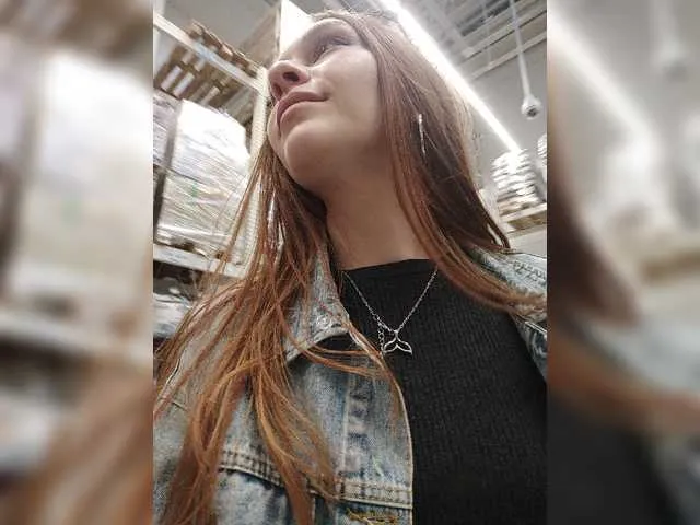 Live sex webcam photo for BadGirlv1 #273160845