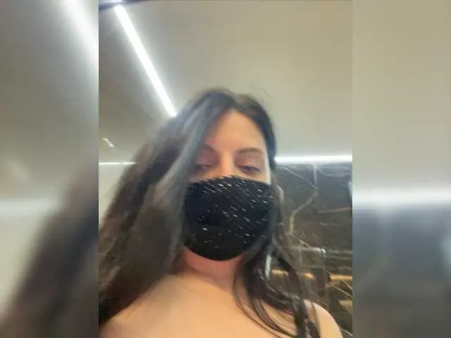 Live sex webcam photo for BadMam-1 #276414605