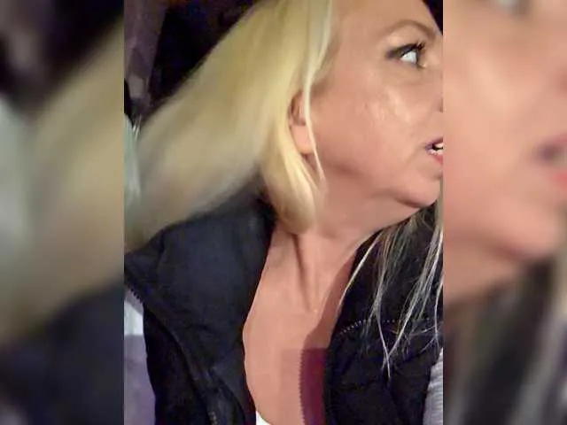 Live sex webcam photo for BaditaLuna #292239115