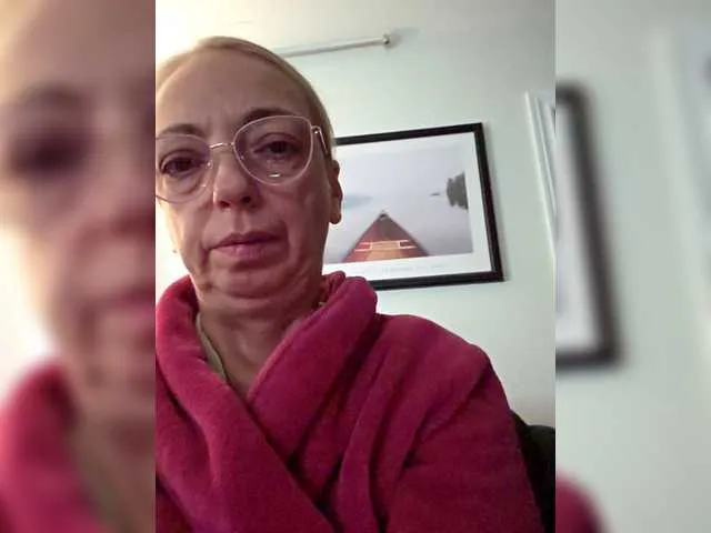 Live sex webcam photo for BaditaLuna #292437551