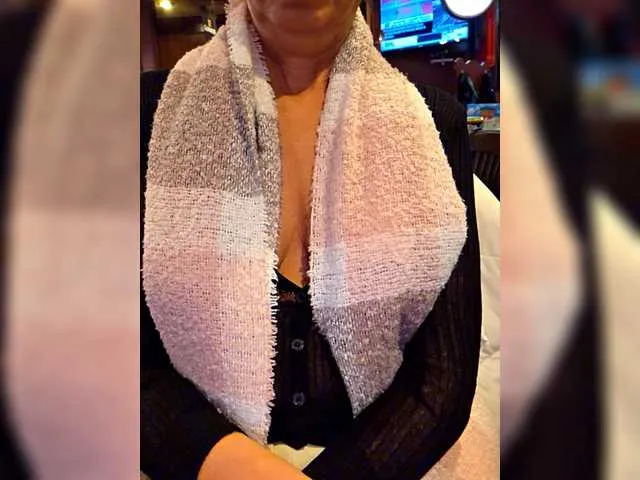 Live sex webcam photo for BaditaLuna #293204438