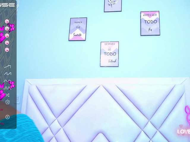 Live sex webcam photo for Badmommmy #275900476