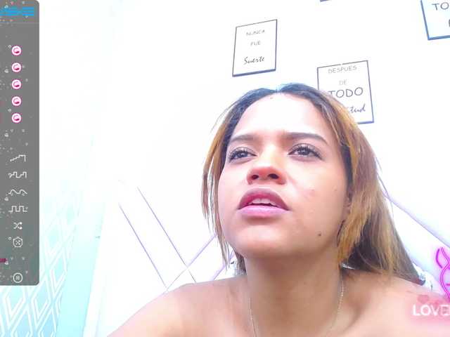 Live sex webcam photo for Badmommmy #275956812