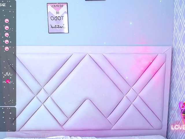 Live sex webcam photo for Badmommmy #276266891