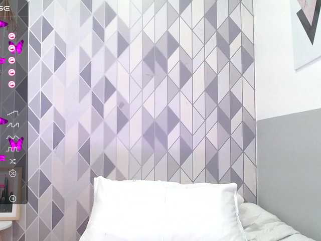 Live sex webcam photo for Badmommmy #276617847